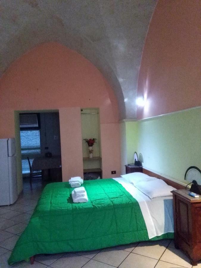 Centro Storico Apartment Brindisi Ngoại thất bức ảnh