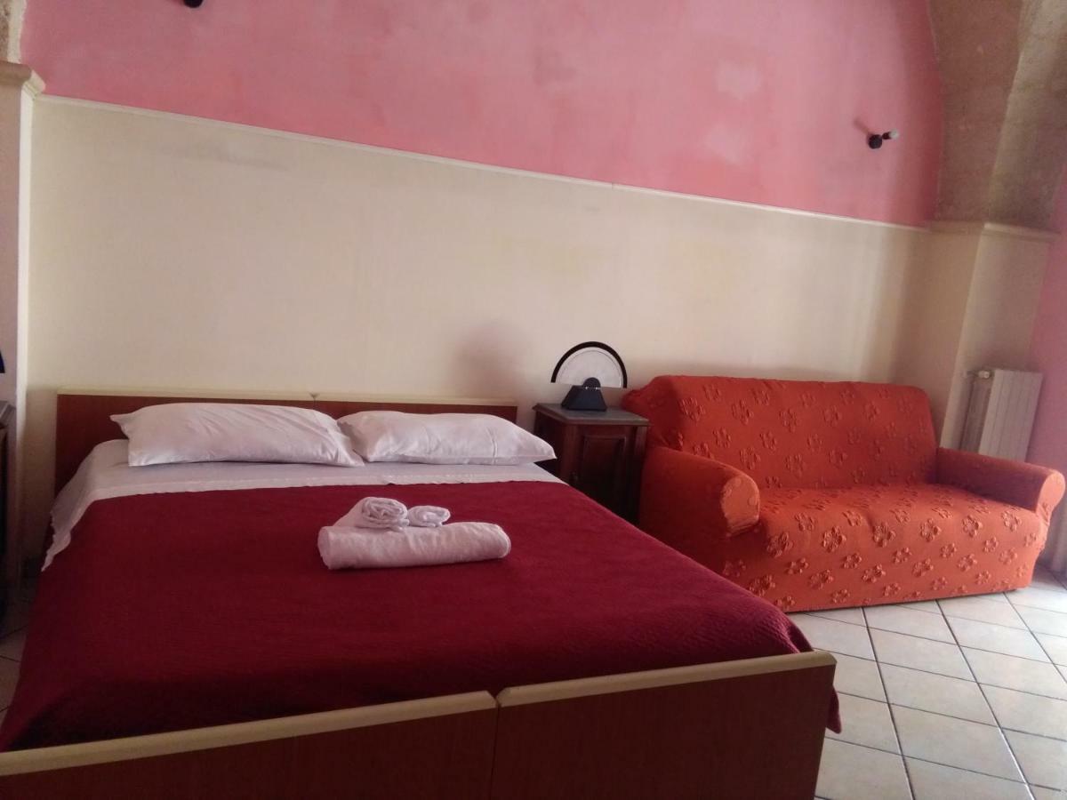 Centro Storico Apartment Brindisi Ngoại thất bức ảnh