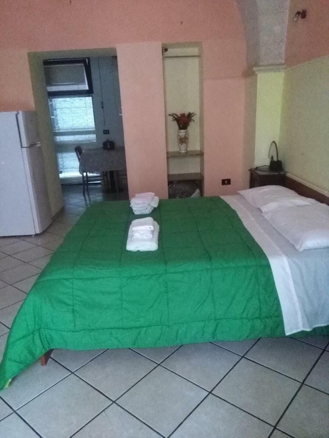 Centro Storico Apartment Brindisi Ngoại thất bức ảnh